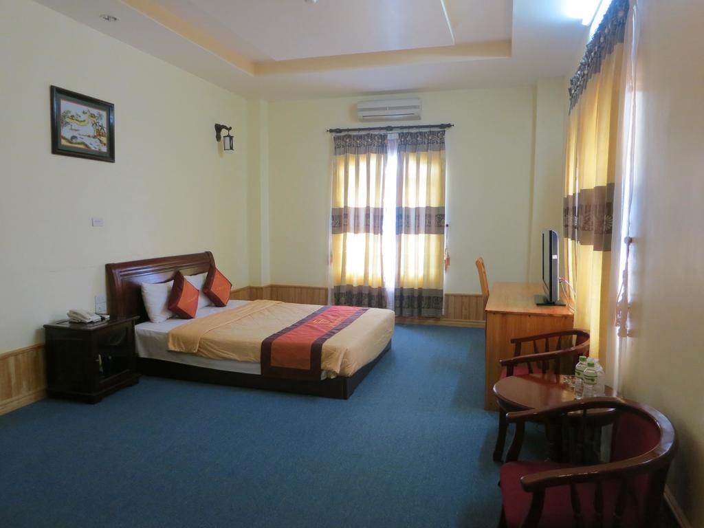 Gold Hotel นิญบิ่ญ ภายนอก รูปภาพ